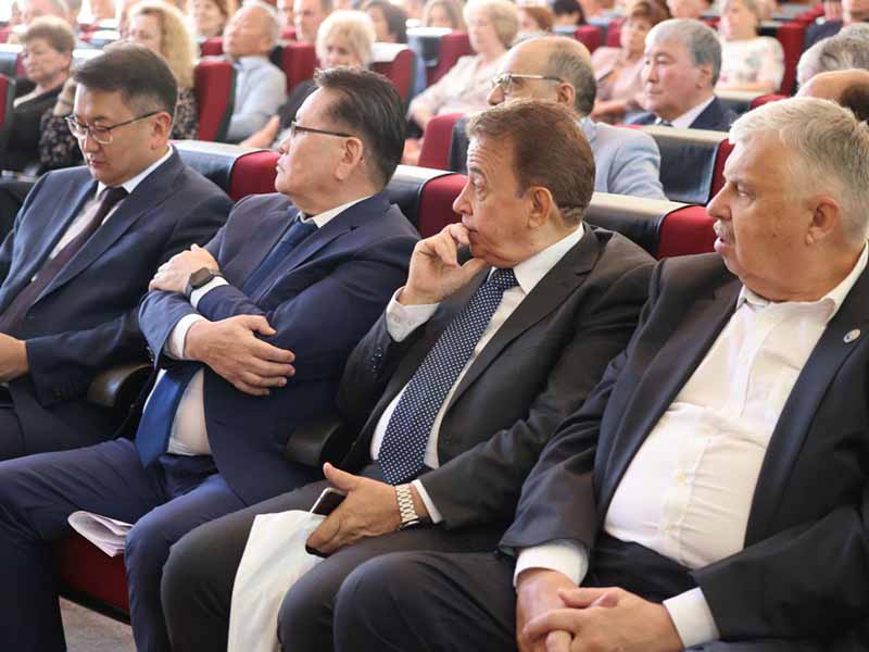 altajskie smysly bolshogo evrazijstva